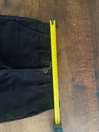 Bermudas Brixton azul marino.