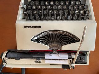 Máquina escribir Triumph Tippa
