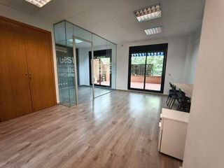 Oficina en alquiler en Valderas - Los Castillos en Alcorcón