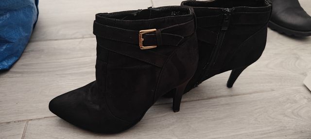 Stivaletti tacco nero donna