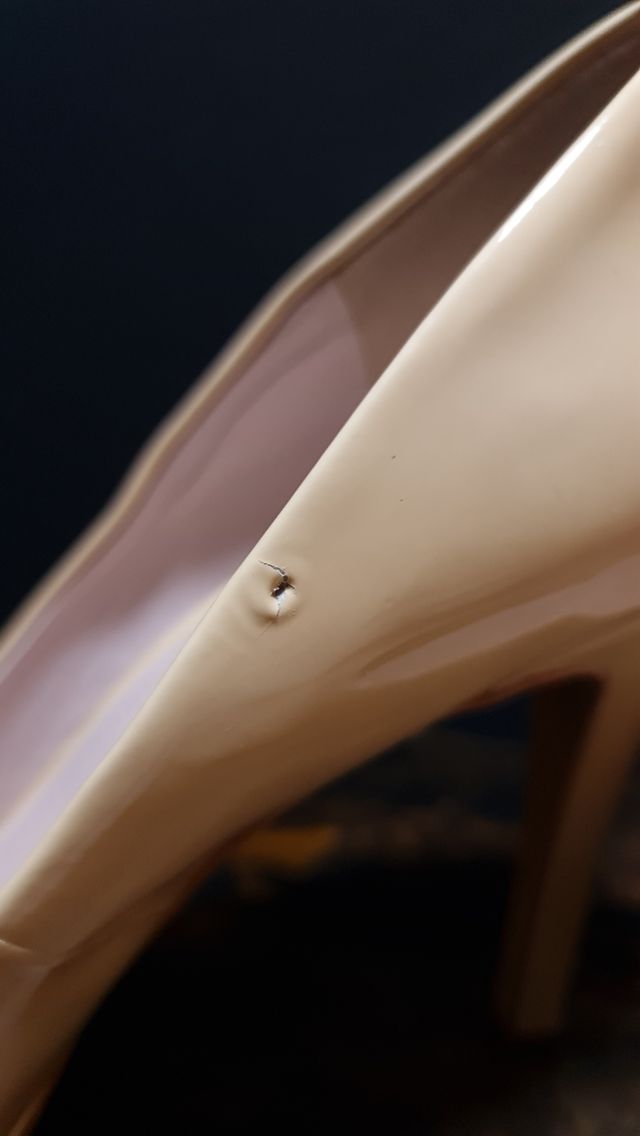 Scarpe in pelle scamosciata beige con tacco alto 41