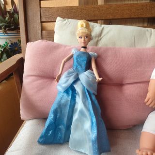 Muñeca Cenicienta Disney y Ariel