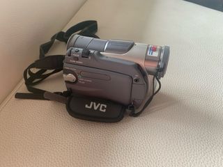 JVC cámara video 700x. Gris plata