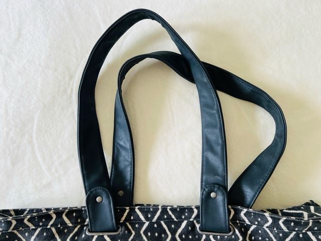 Bolso Tote Billabong - Blanco y Negro
