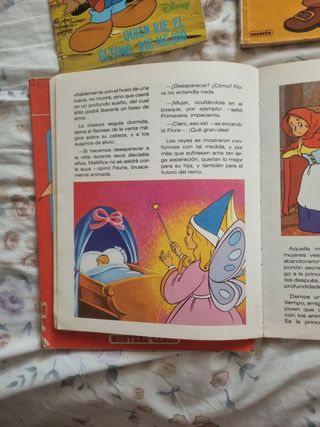 Lote de 4 cuentos infantiles con texto y dibujos