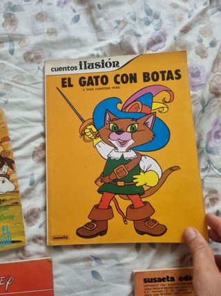 Lote de 4 cuentos infantiles con texto y dibujos