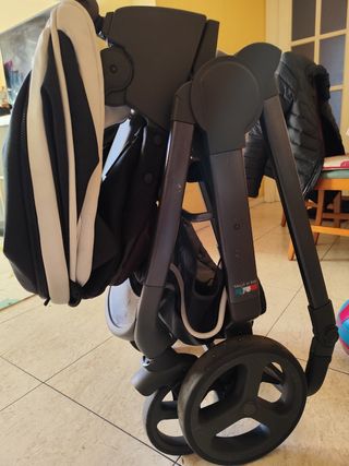 Silla de paseo y silla de  auto bebé completo