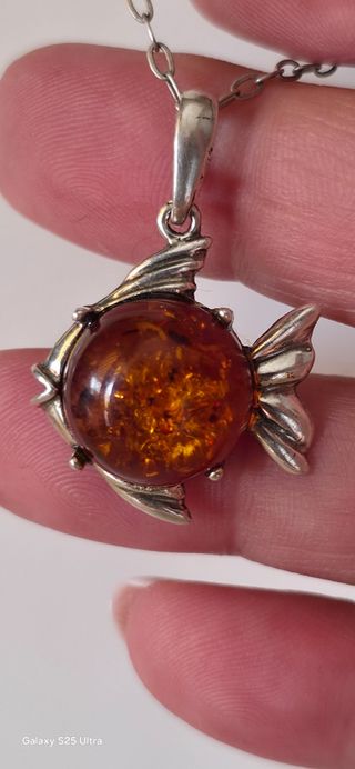 Gargantilla plata pez ámbar