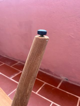 MESA AUXILIAR DE TECA - ELEGANCIA Y CALIDAD
