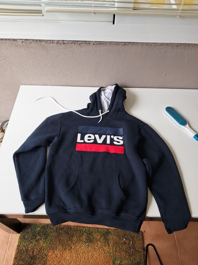 Sudadera Levi's talla L (40) calentita por dentro