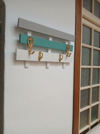 Perchero pared 4 ganchos - blanco, verde y gris