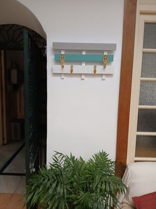 Perchero pared 4 ganchos - blanco, verde y gris