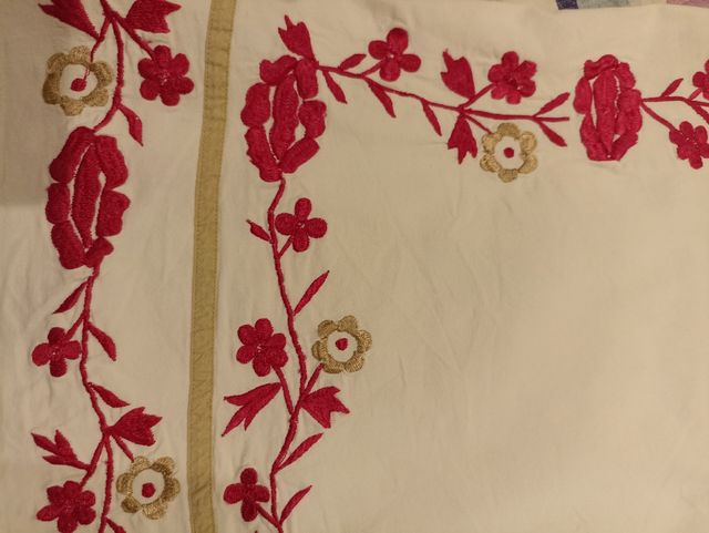 Falda bordada Flamenca - Blanca y rosa