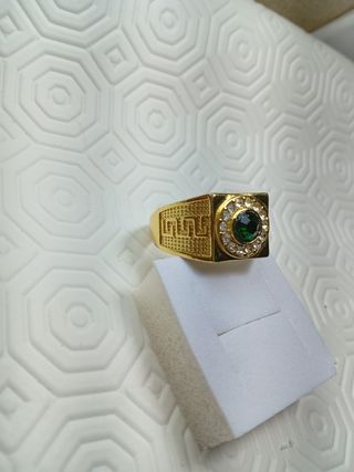 Anello uomo oro Petra verde smeraldo.