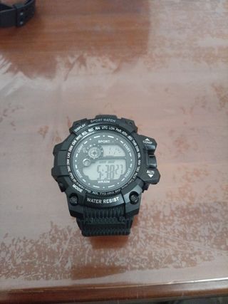 Reloj deportivo negro