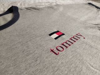 Camiseta Tommy Hilfiger Gris