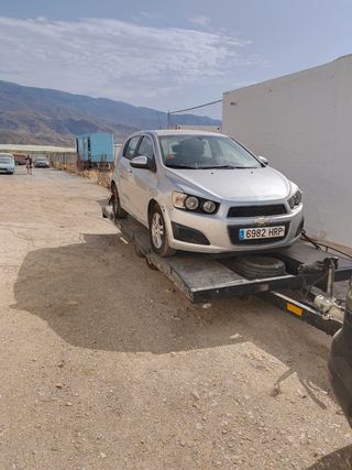 Remolque con furgoneta y todoterreno