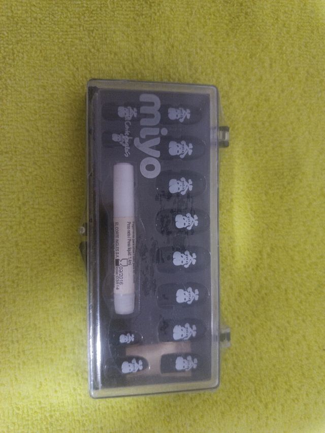 Uñas postizas Miyo Calaveras. El Corte Inglés.