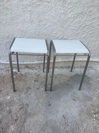 2 Taburetes metálicos (aluminio) blancos