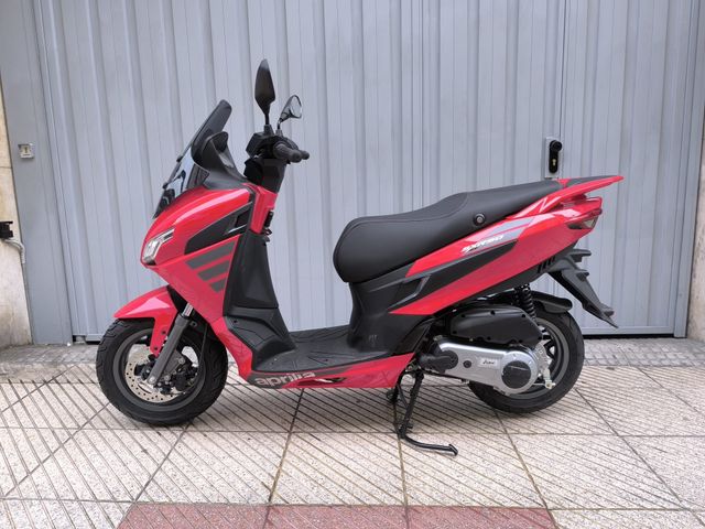 Aprilia SXR 50 2025 - Roja