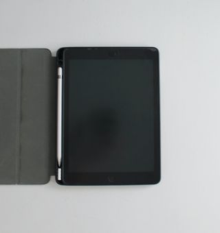 iPad 9.7" 2018 32Gb - Plata + Apple Pencil 1