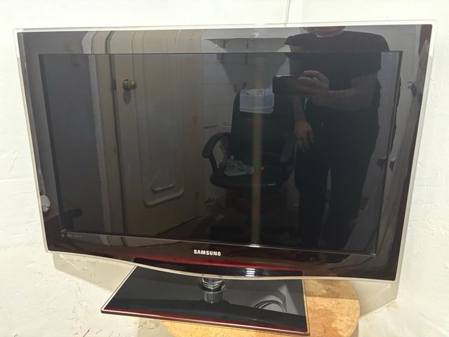 TV SAMSUNG 32" - Sin mando