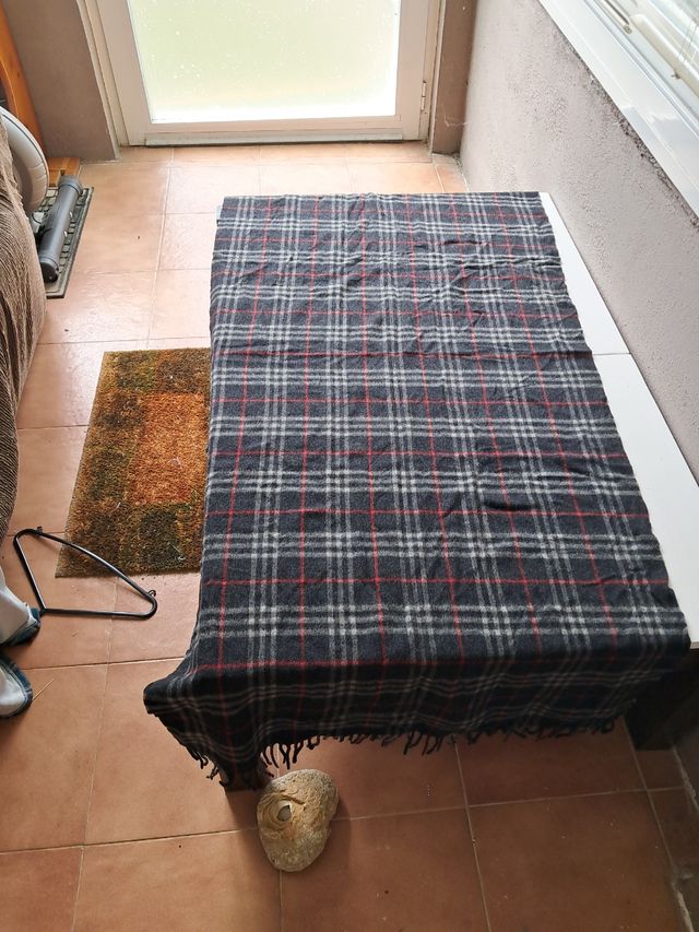 Manton Burberrys clásico gris-rojo