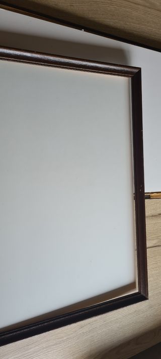 Marco madera marrón con cristal