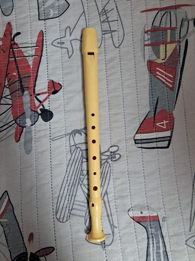 Flauta dulce amarilla