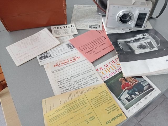 Polaroid ID J33: Cámara vintage con funda