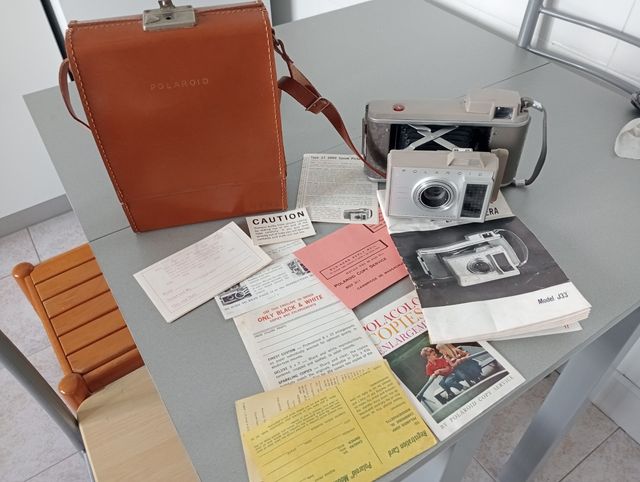 Polaroid ID J33: Cámara vintage con funda