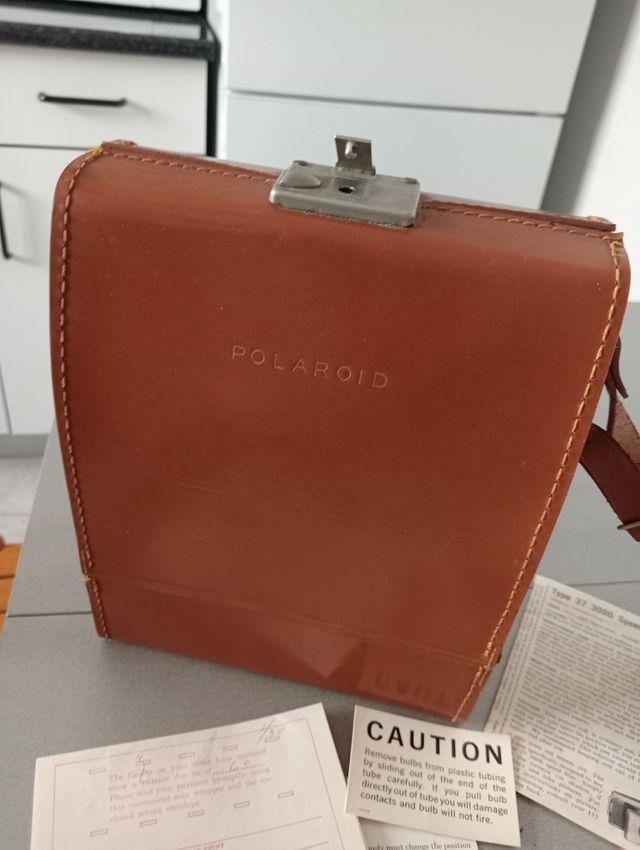 Polaroid ID J33: Cámara vintage con funda