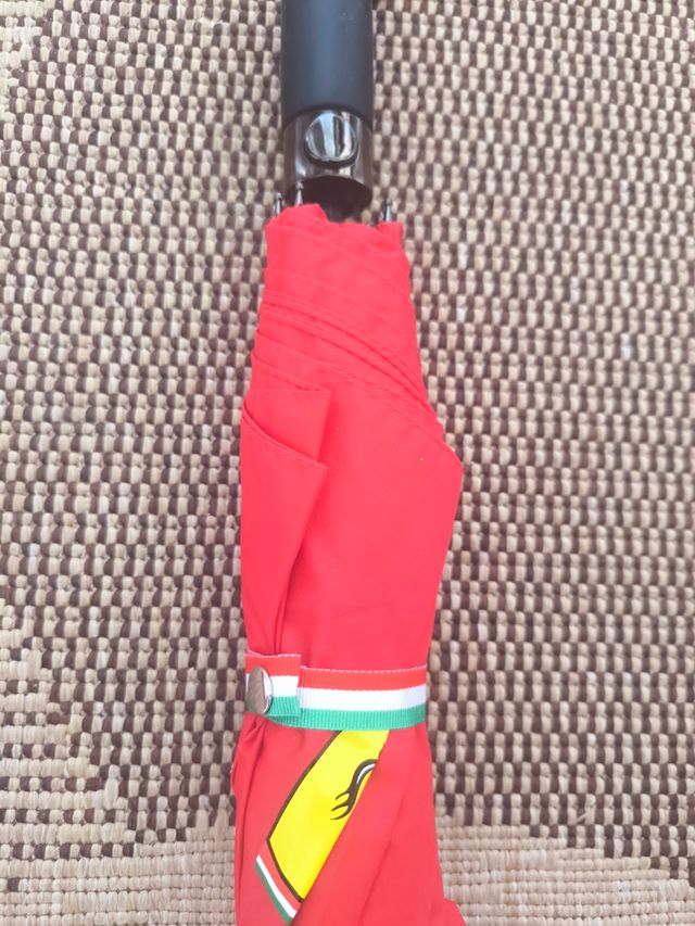 Paraguas Ferrari rojo