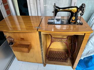 Máquina de coser SINGER antigua de 1920