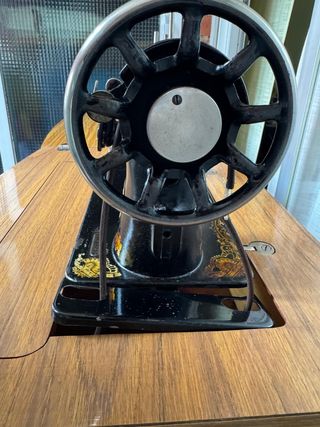 Máquina de coser SINGER antigua de 1920