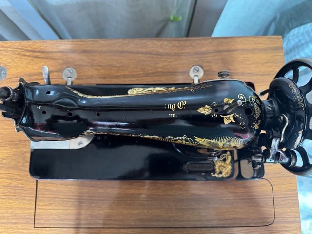 Máquina de coser SINGER antigua de 1920