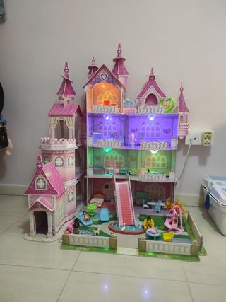 Casita muñecas luces LED