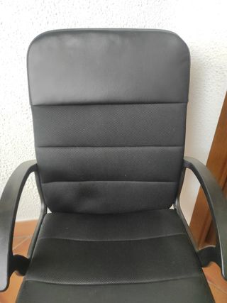Silla oficina giratoria negra