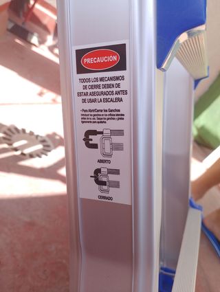 Escalera aluminio plegable