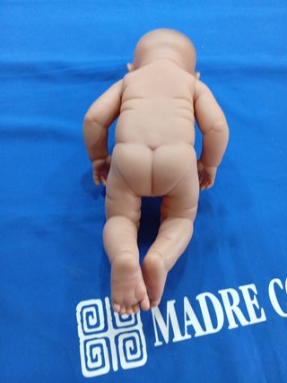 Muñeca bebé realista tipo reborn