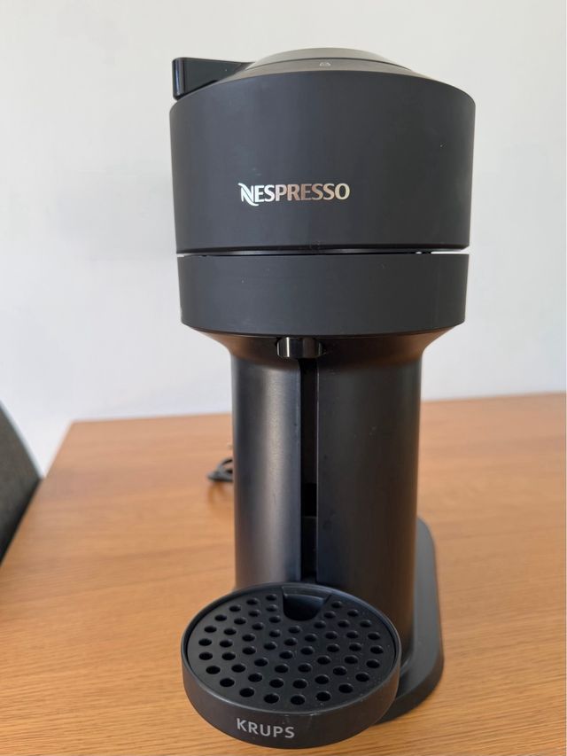 Cafetera Nespresso Krups Vertuo