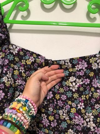 Mini vestido hippie de flores lilas