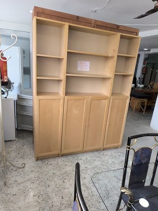 Mueble librero madera beige