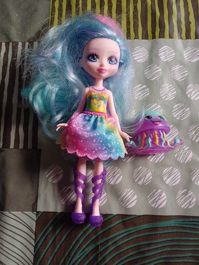 Muñeca Enchantimals Marina