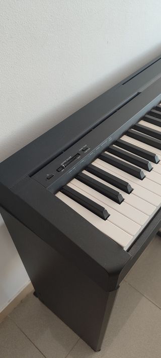 Piano Yamaha P45b + soporte + butaca