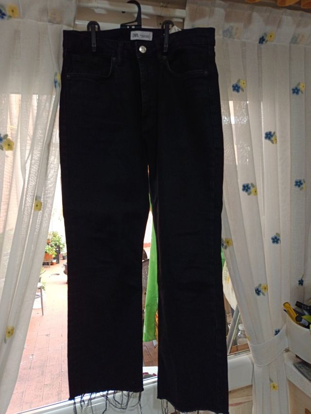 Pantalón campana Zara negro talla 40