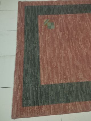Alfombra rosa ( con la luz la foto sale naranja)