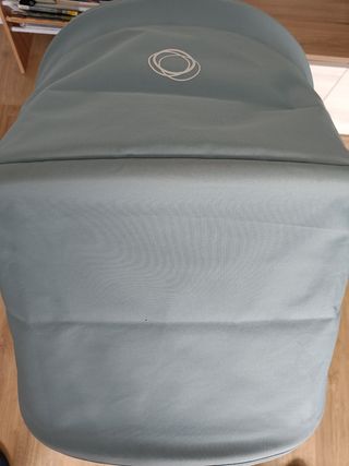 Carro con capazo boogaboo y dos sacos. Regalo alz