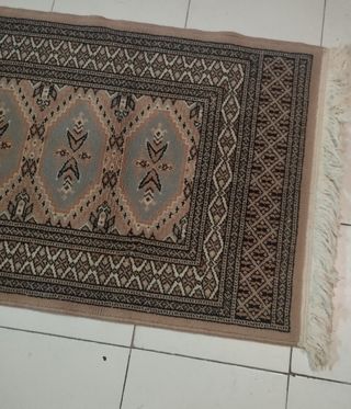 Alfombra de lana con  varios colores de 70 x 1,30