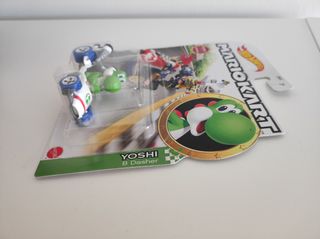 Hot Wheels Mario Kart Yoshi B Dasher